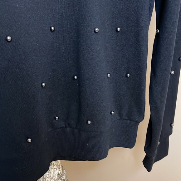 H&M Black Pearl Embellished Sweater Size M
New With Tags - Picture 5 of 12